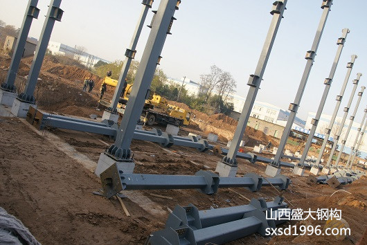 【鋼結(jié)構(gòu)資訊】鋼結(jié)構(gòu)廠(chǎng)房的安全施工和科學(xué)管理（一）