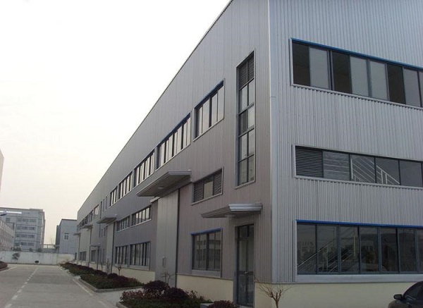 鋼結構廠房施工遇到特殊天氣，這4個問題要注意